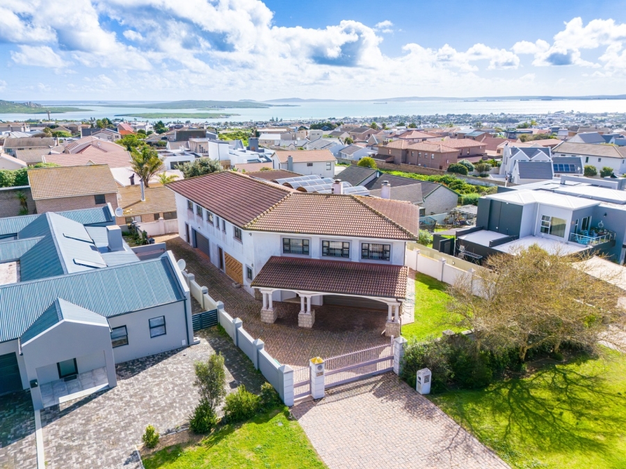 7 Bedroom Property for Sale in Myburgh Park Western Cape
